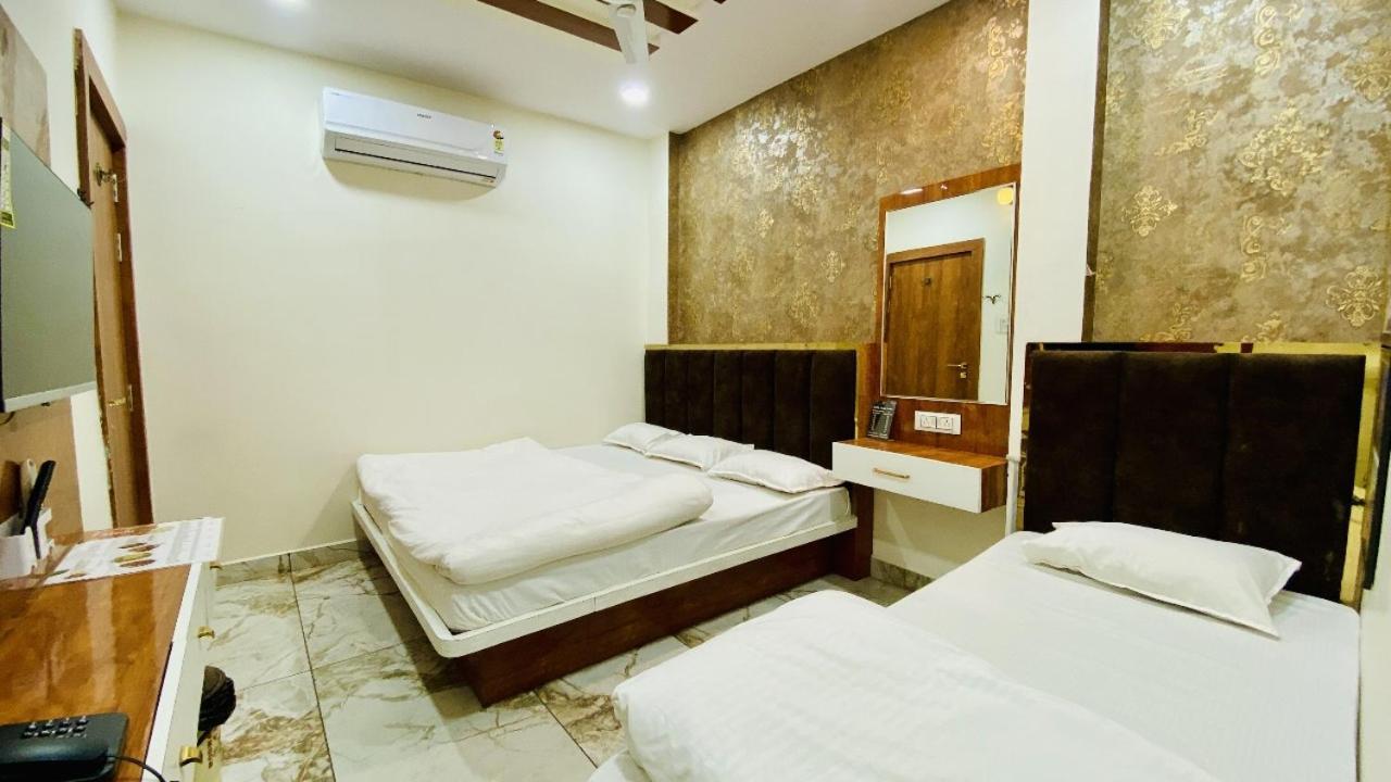 Hotel Malay Inn Ujjain Eksteriør bilde
