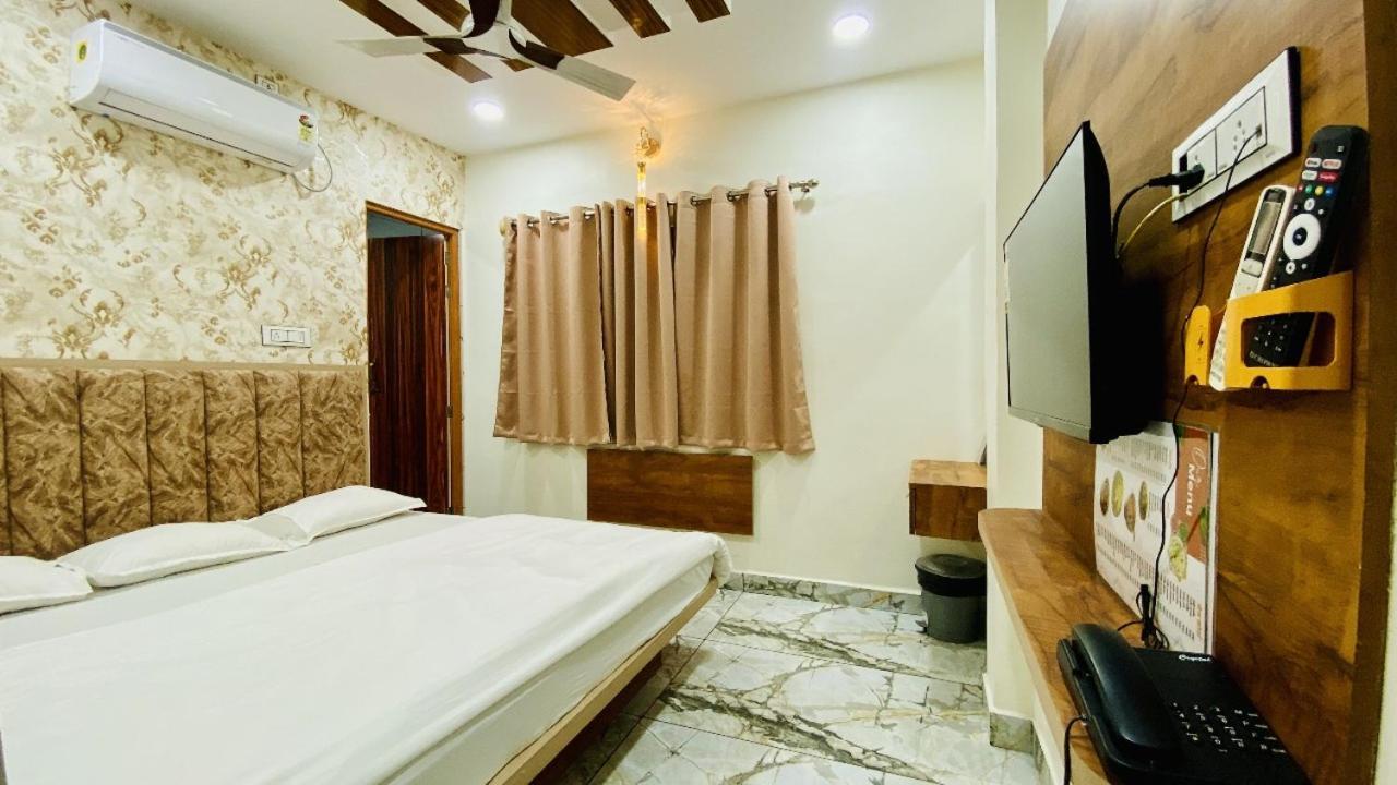 Hotel Malay Inn Ujjain Eksteriør bilde