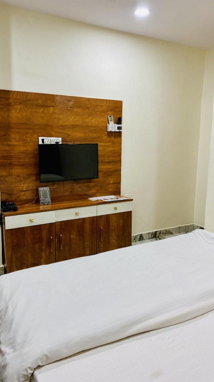 Hotel Malay Inn Ujjain Eksteriør bilde