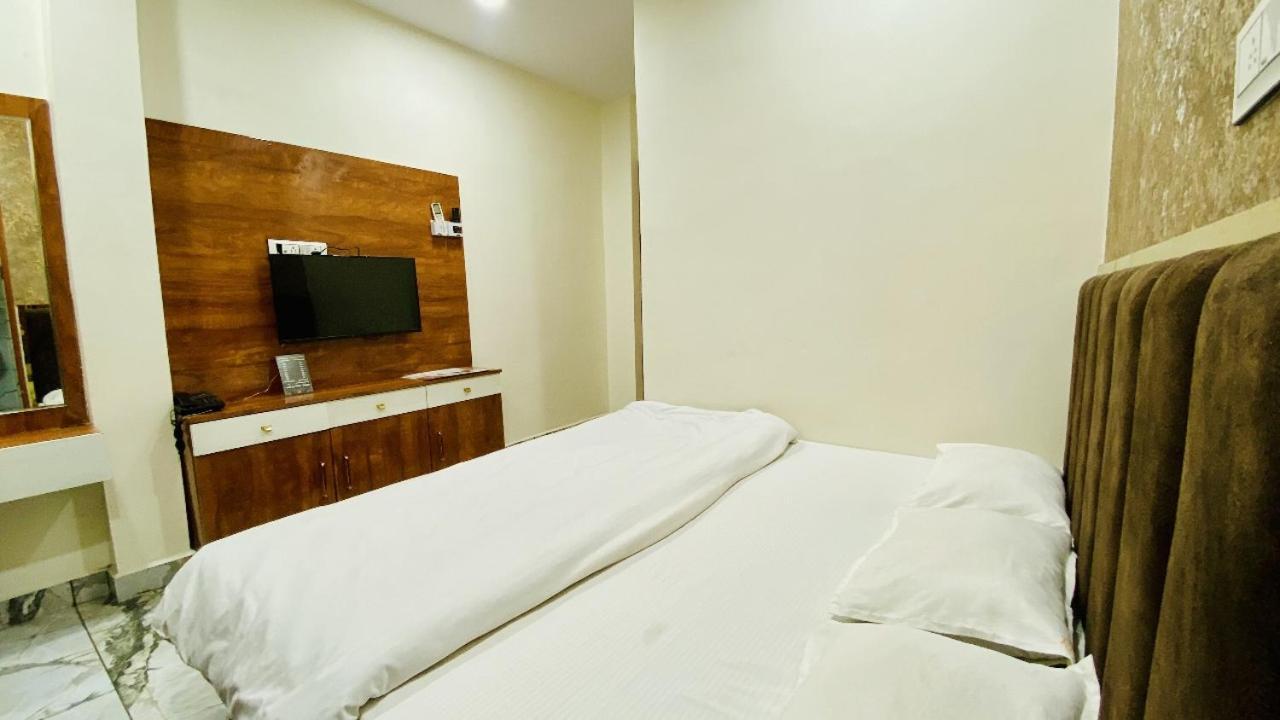 Hotel Malay Inn Ujjain Eksteriør bilde