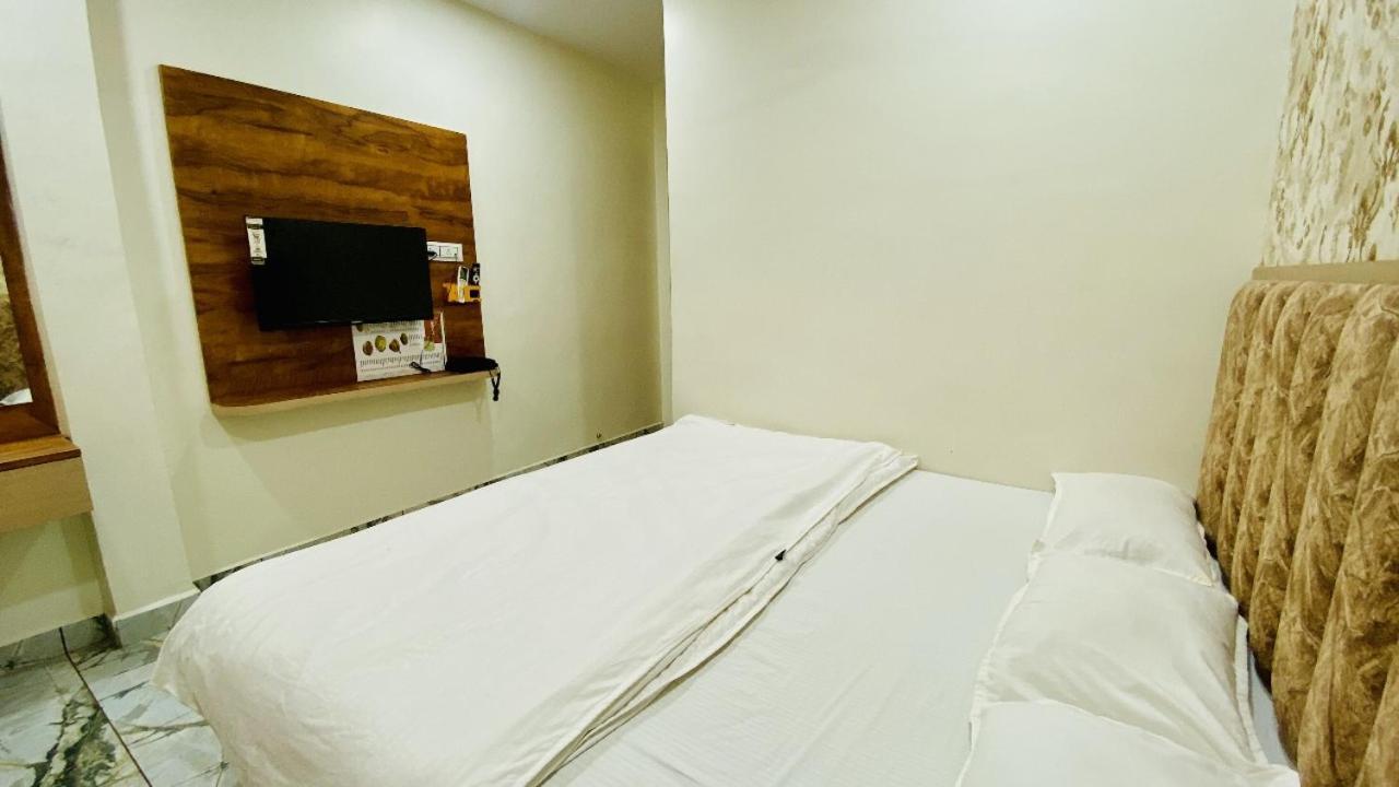 Hotel Malay Inn Ujjain Eksteriør bilde